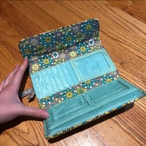 Vera Bradley Bags - Vera Bradley Trifold Wallet Vera Bradley Bags - Vera Bradley Trifold Wallet
